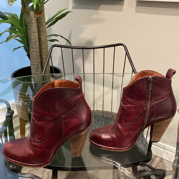 Frye Madeline Ankle Booties 6M - Picture 5 of 10